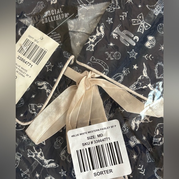 NWT Social Collision Western Paisley Women’s Chic Navy Blue Mini Dress Size MED - Picture 4 of 6
